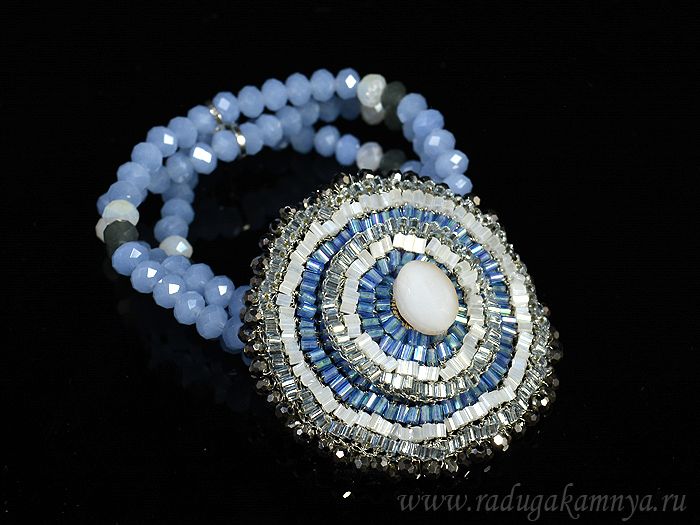 Handmade bracelet with zircon and beads