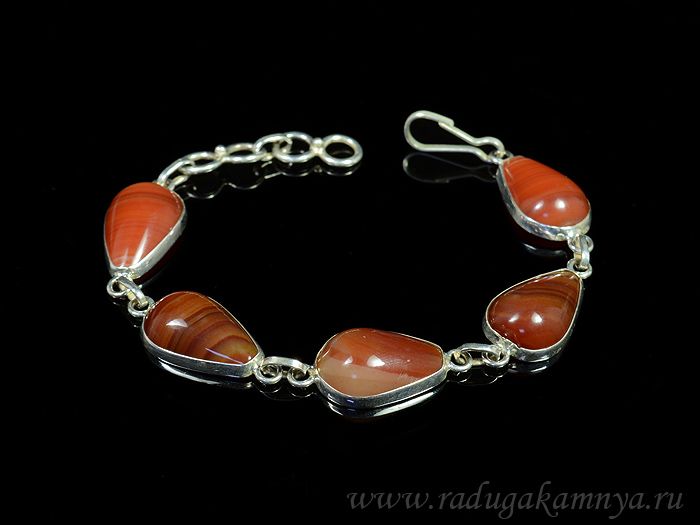 Bracelet with carnelian in silver drop 20*13mm, 17cm.