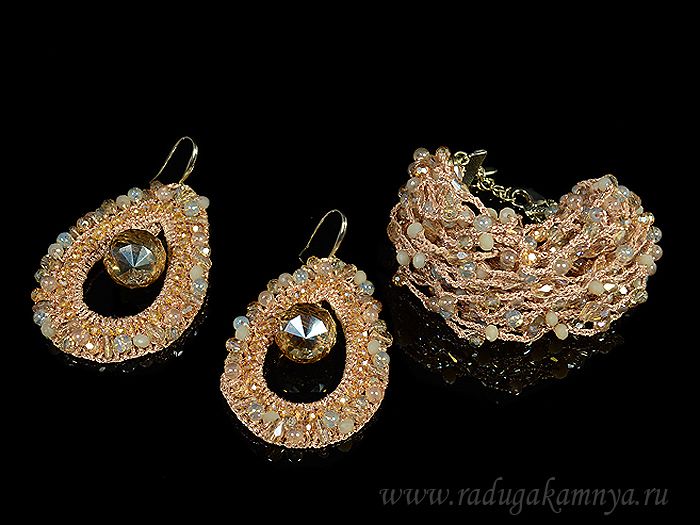 Handmade bracelet and Earrings with zircons. sand color, 19cm