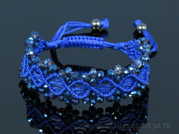 Braided bracelet with zircons blue