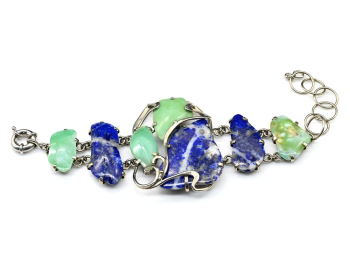 Lapis lazuli and chrysoprase bracelet, 16cm.