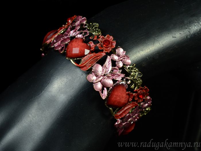 Bracelet with Murano glass color red.