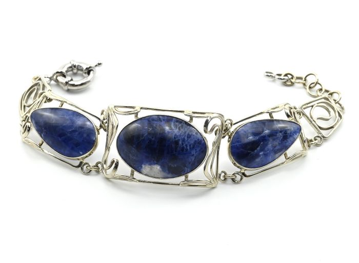 Bracelet made of sodalite, 16.5cm.