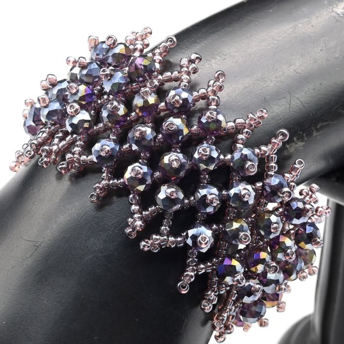 Braided beaded bracelet with zircon color.lilac, 18cm.