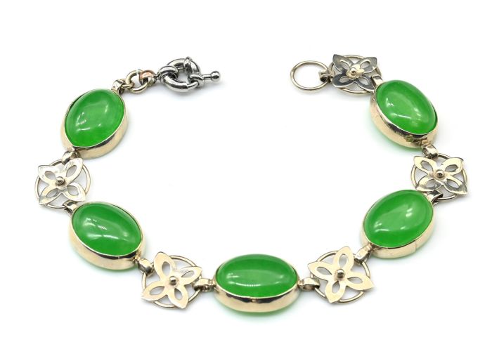 Bracelet with chrysoprase, 20cm.