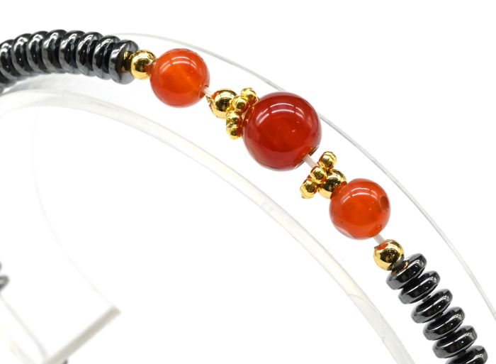 Hematite bracelet with carnelian