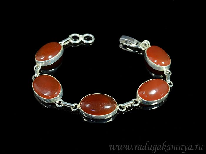 Bracelet with carnelian in silver oval 19*14mm, 18cm