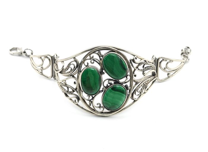 Bracelet with malachite, 18cm.