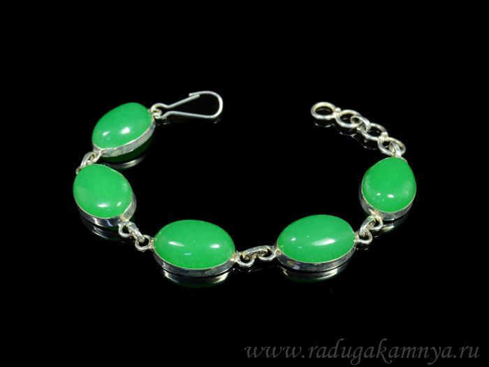 Bracelet with chrysoprase imitation in silver plated oval 18*14mm, 16cm.